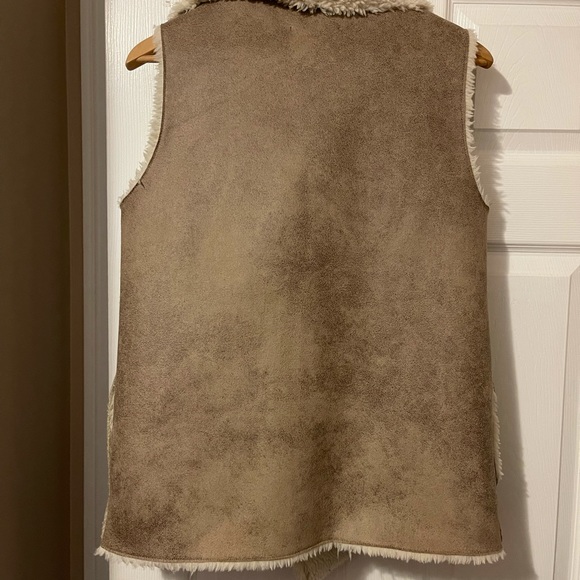 NWOT - Sherpa vest - Picture 2 of 5